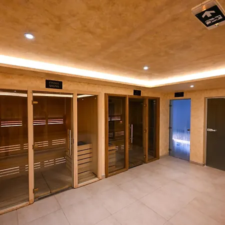 Retreat Wellness & *